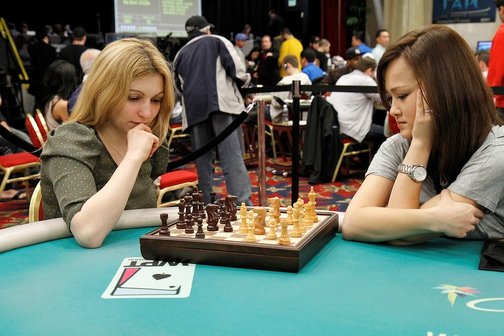 Almira Skripchenko vs Dinara Khaziyeva.jpg